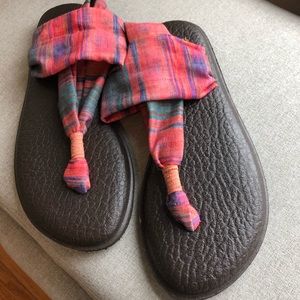 NWT Sanuk yoga sling 2 sandals